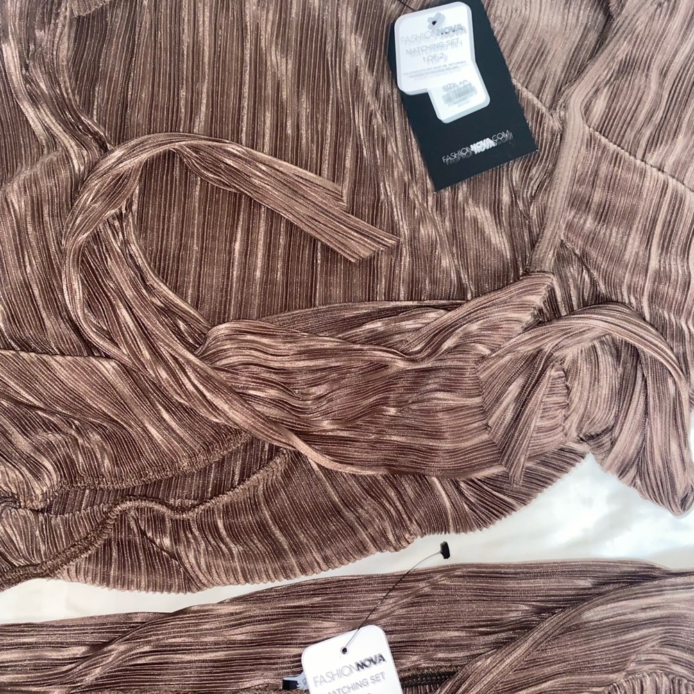 Matching sets - Picture 3 of 4